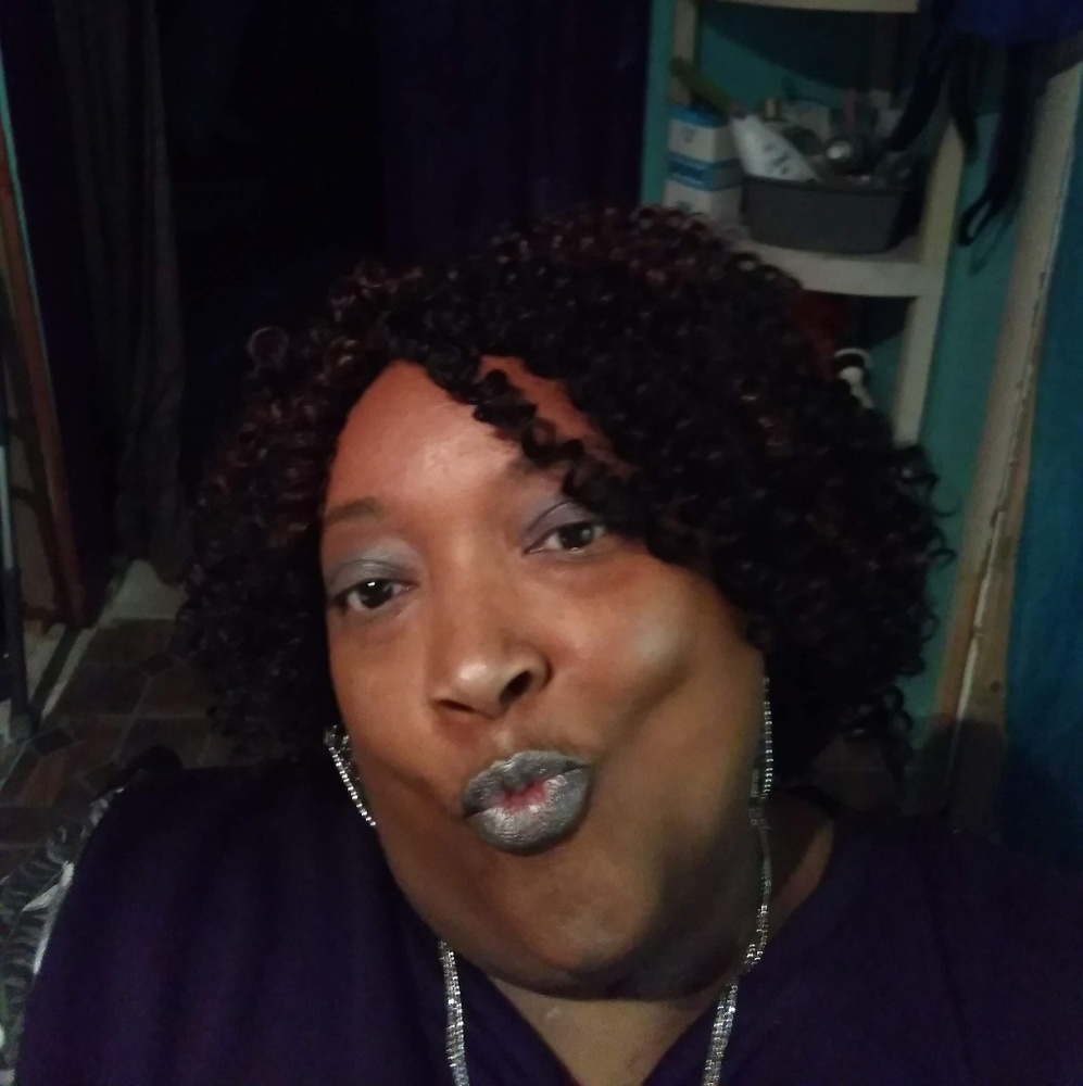 Meet your Posher, Pamela